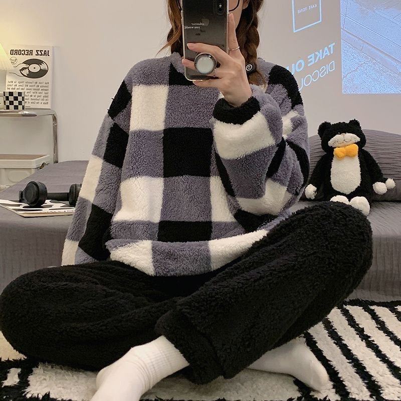 Pijama de Borreguito para Mujer.